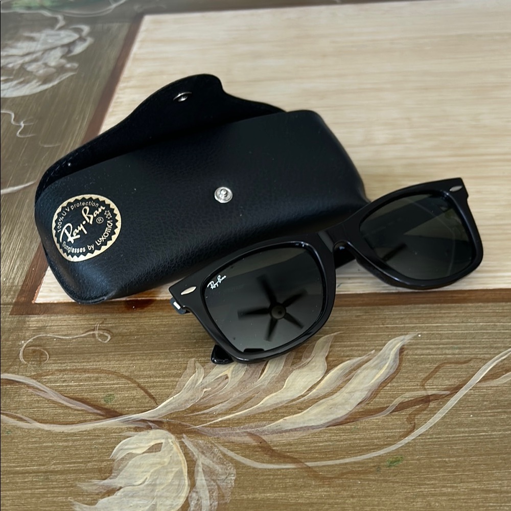 NWT Ray-Ban Wayfarers